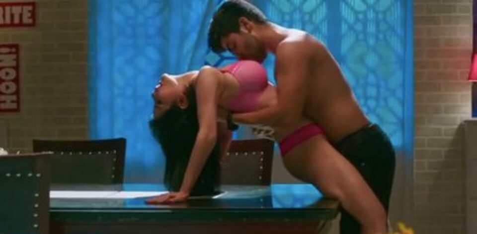 Rashmika-Mandanna-Hot-Kissing-Scene-rash_73